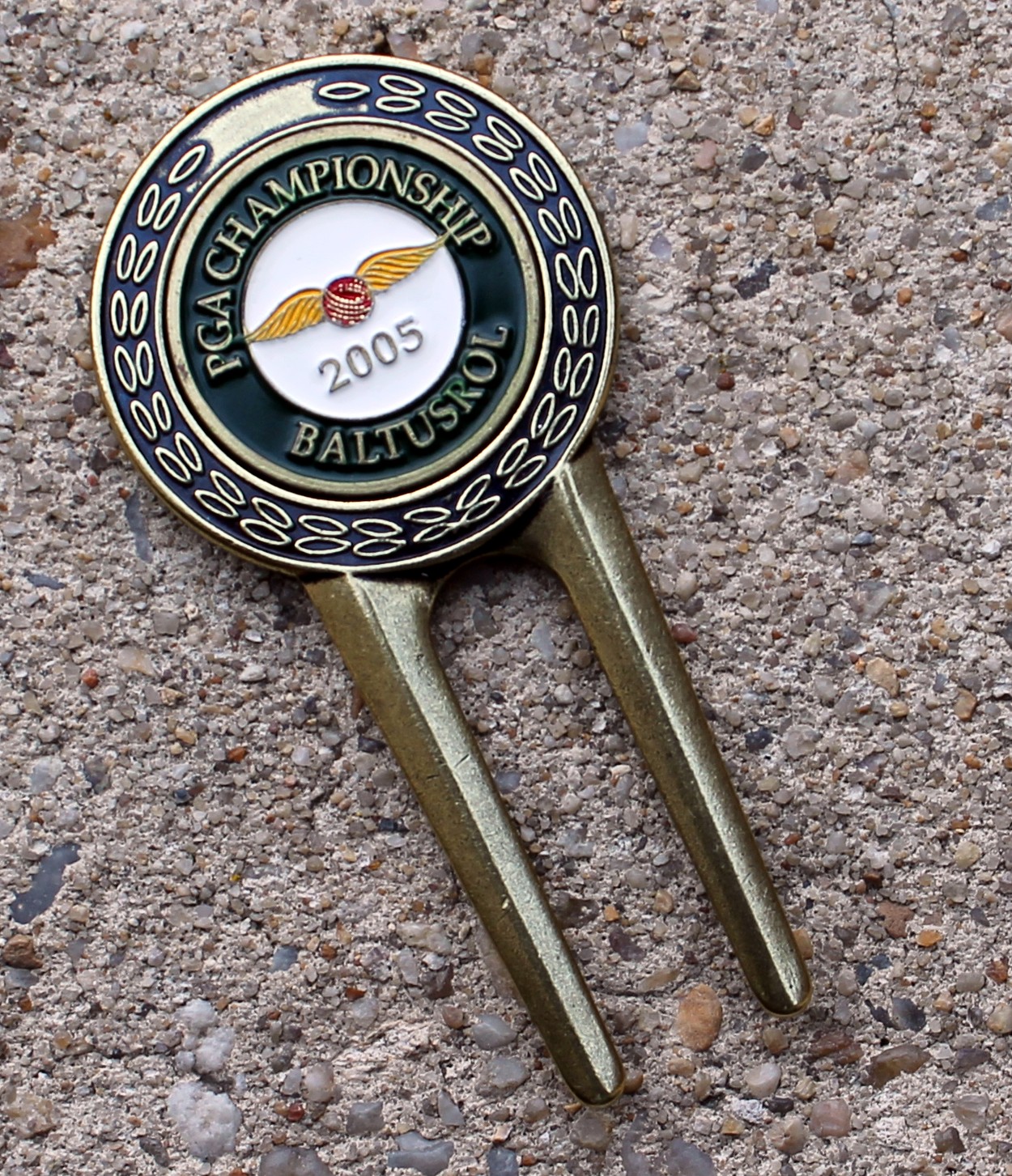 NEW 2005 PGA CHAMPIONSHIP BALTUSROL GOLF DESIGN Ball Marker Divot Tool